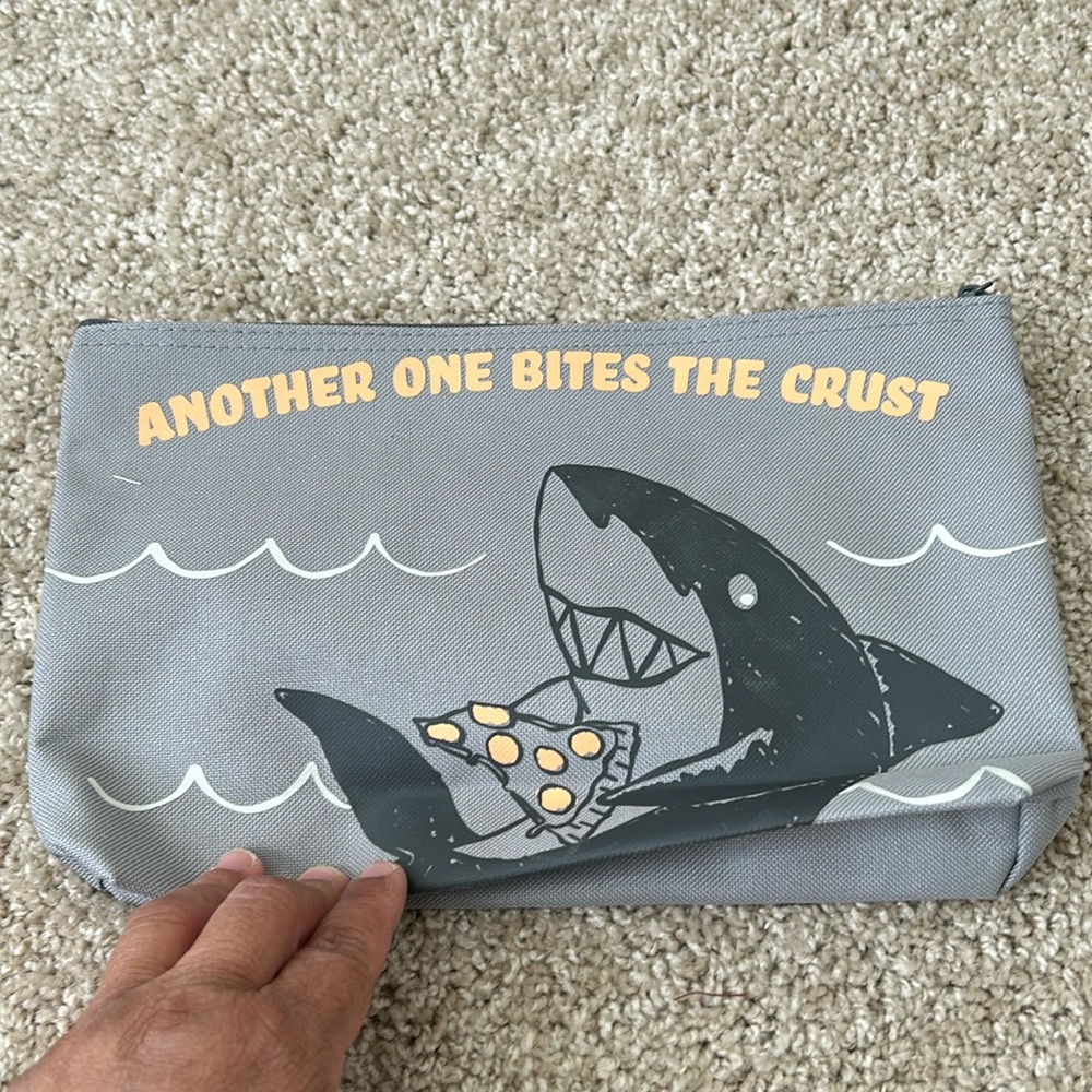 Thirty-One medium pouch